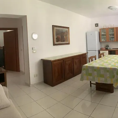 Con Biolago - Downstairs Holiday home *